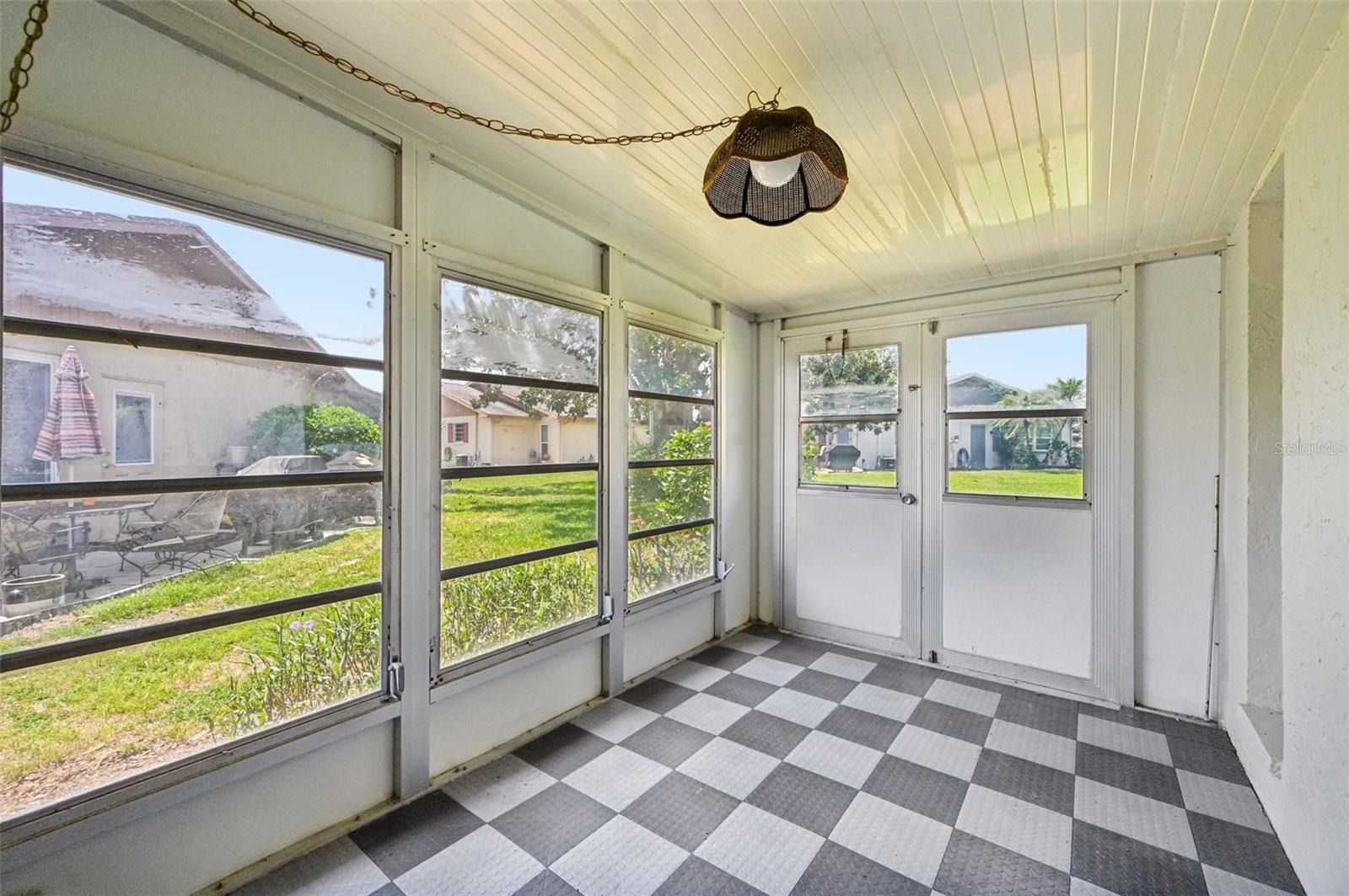 1908 CANTERBURY LN #25