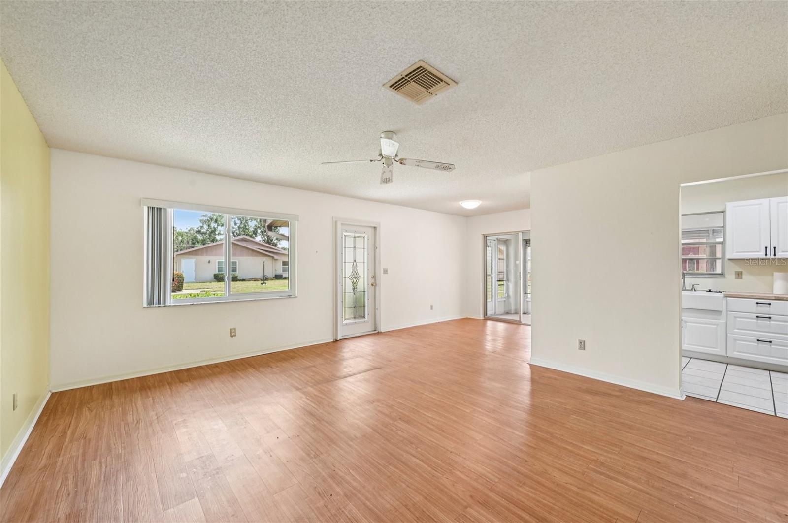 1908 CANTERBURY LN #25