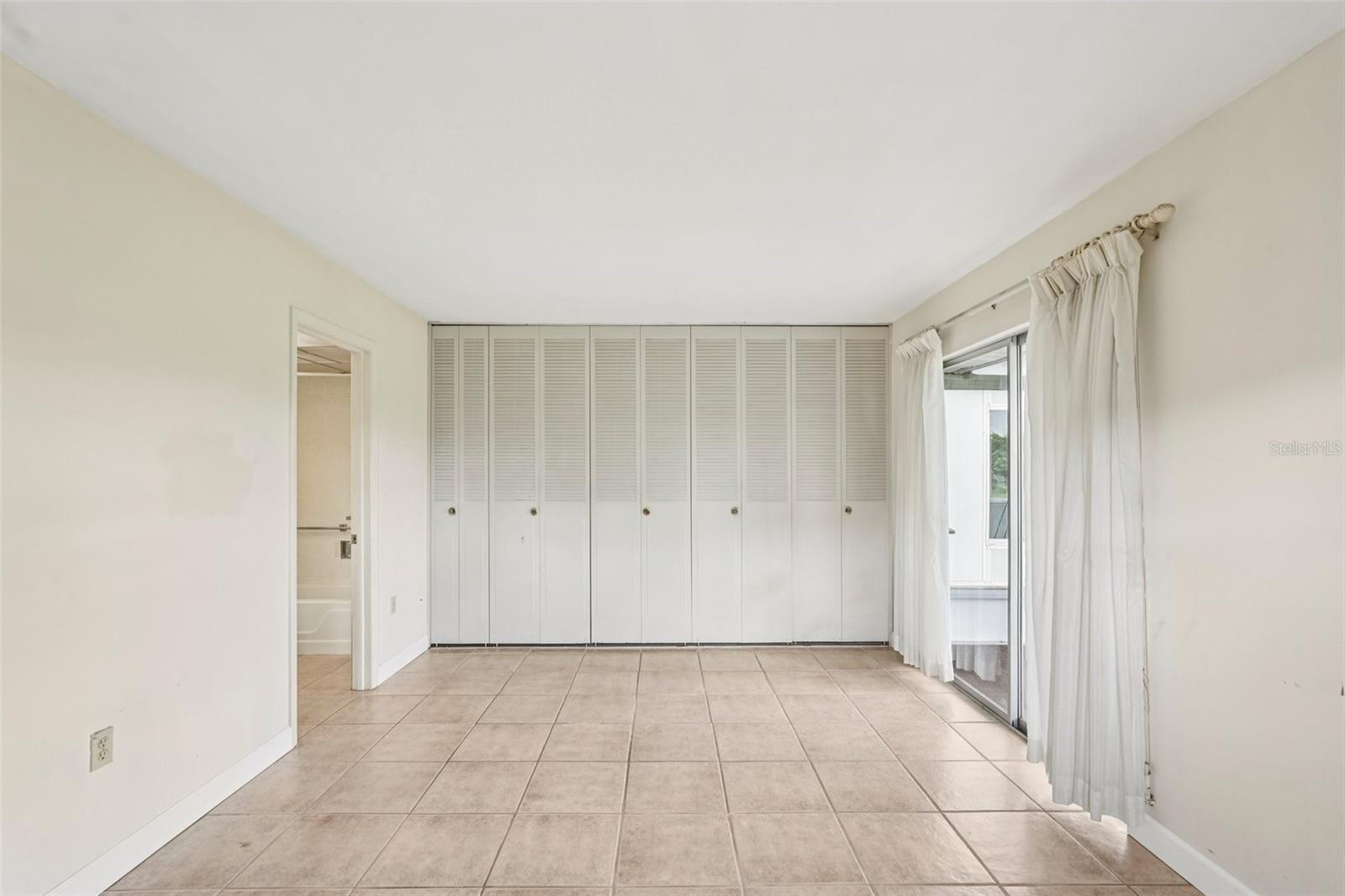201 KINGS BLVD #19