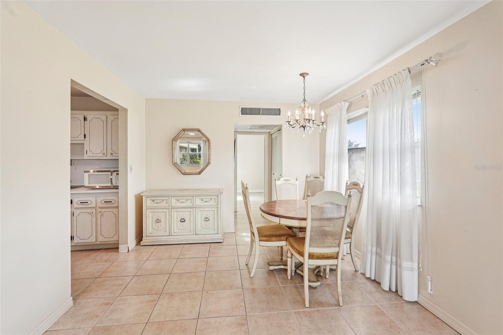 201 KINGS BLVD #19