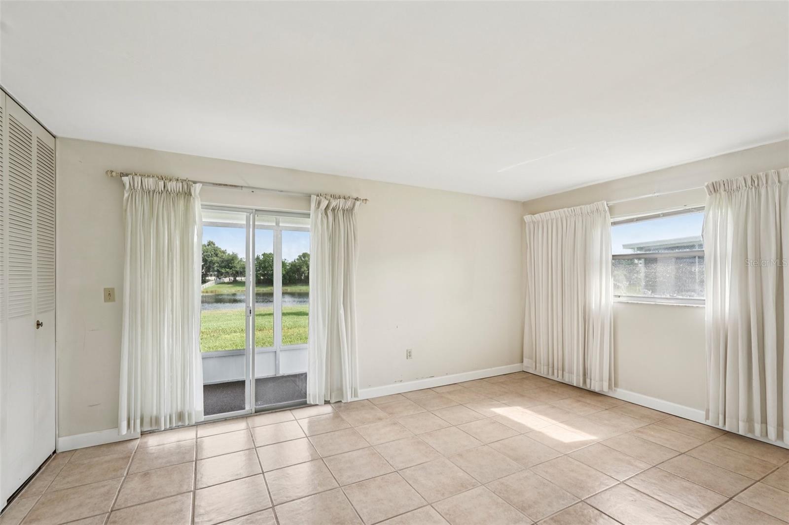 201 KINGS BLVD #19