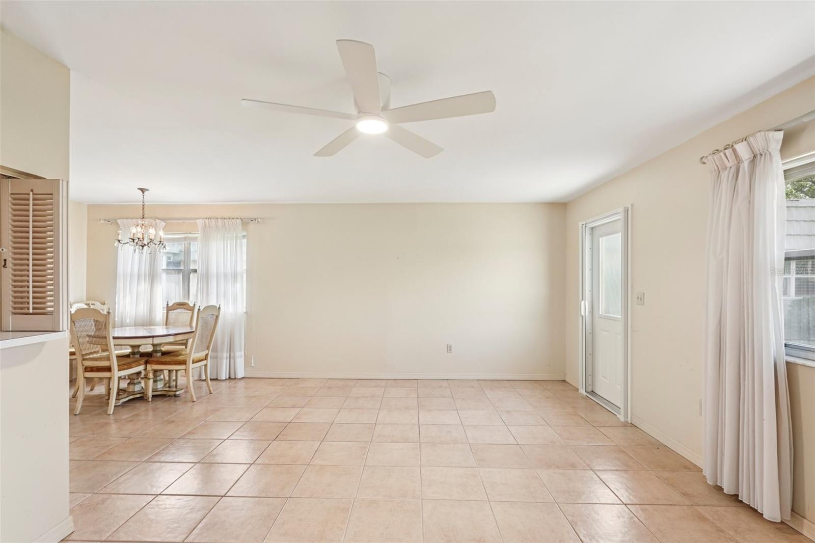 201 KINGS BLVD #19