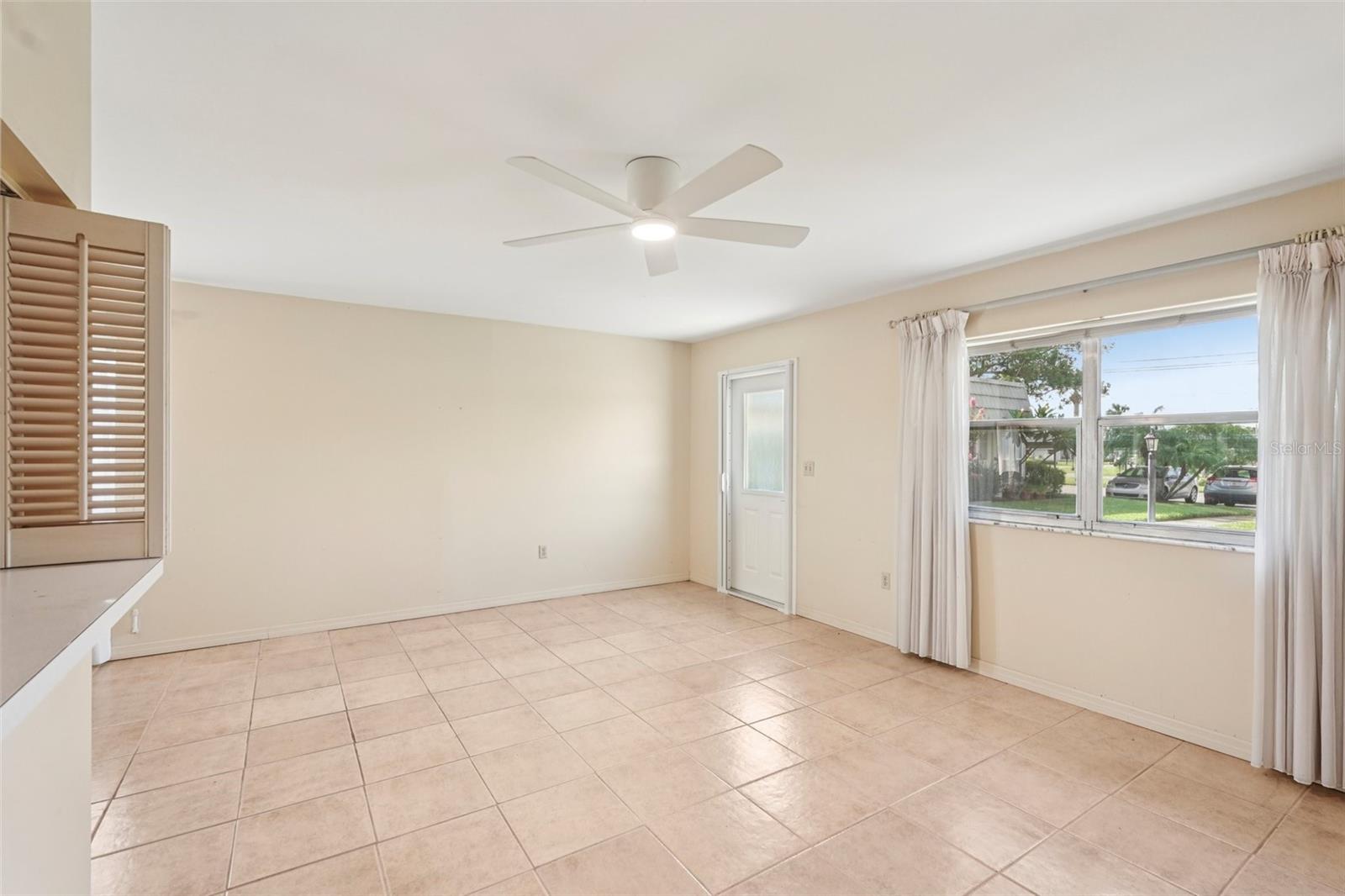 201 KINGS BLVD #19