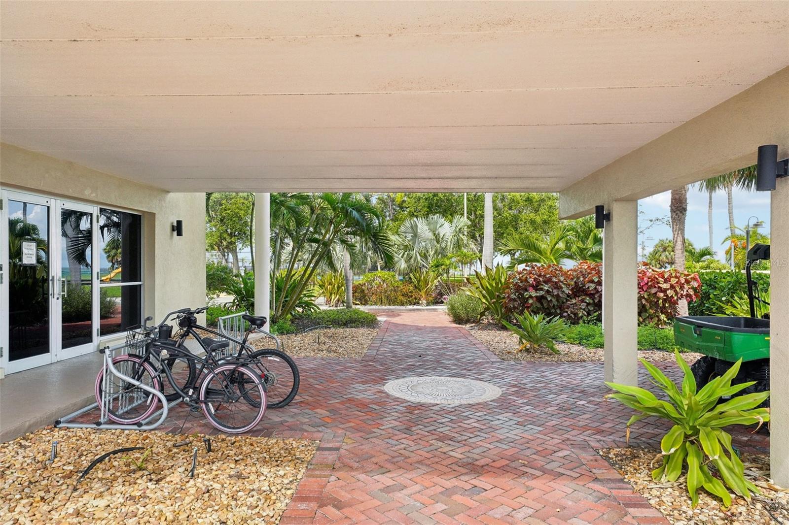 611 DESTINY DR
