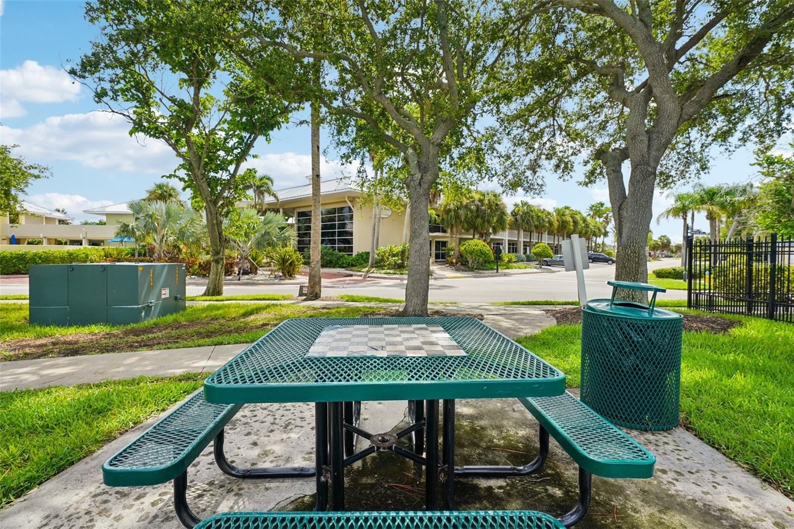 611 DESTINY DR