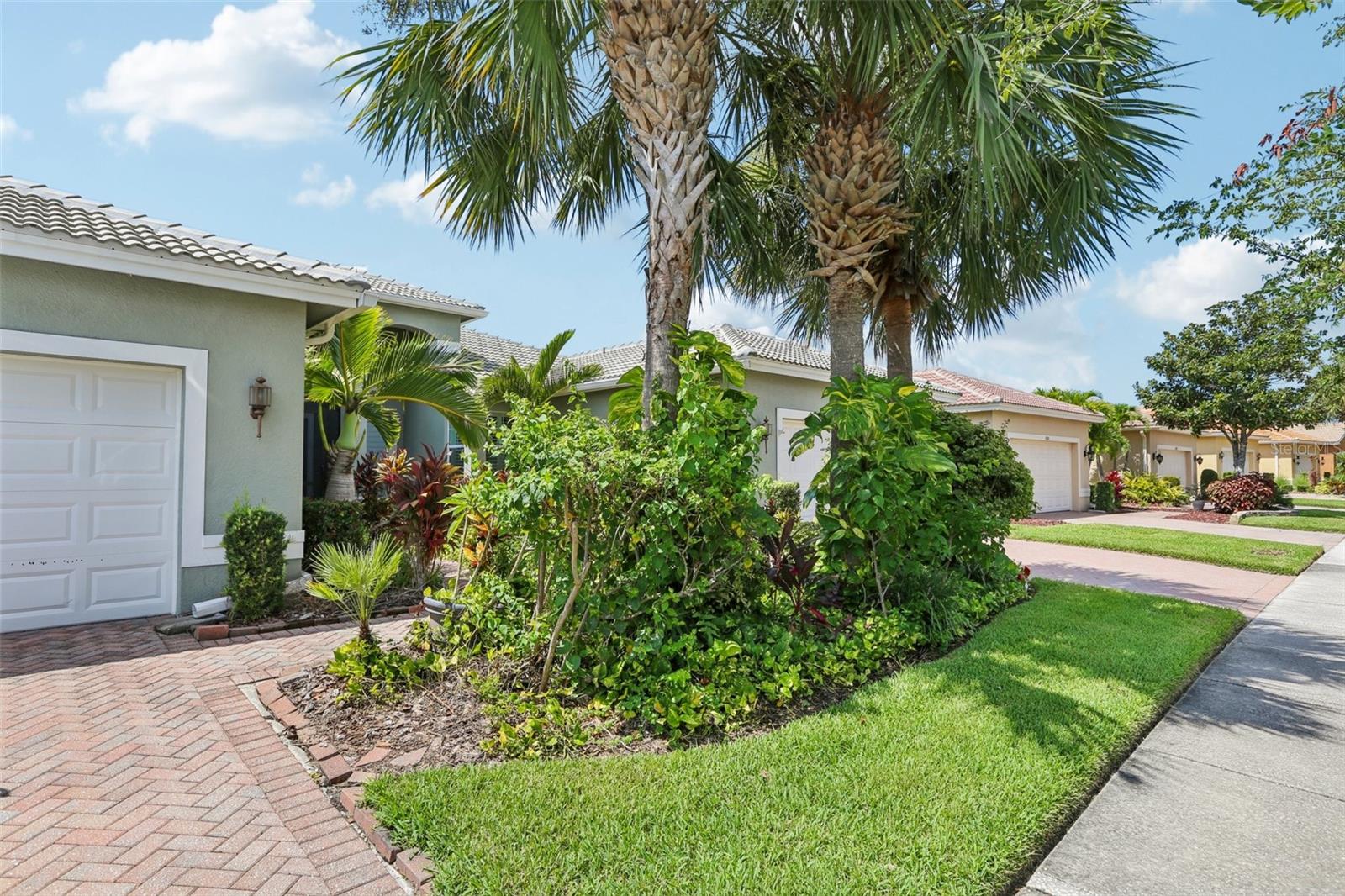 15820 AURORA LAKE CIR