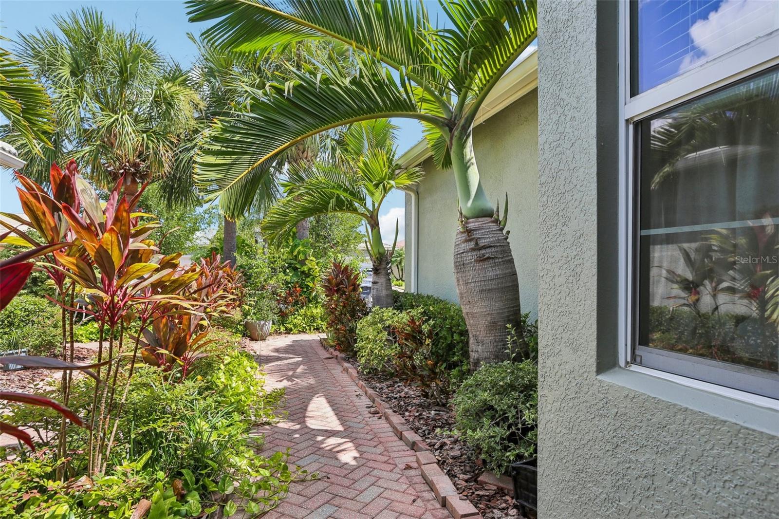 15820 AURORA LAKE CIR