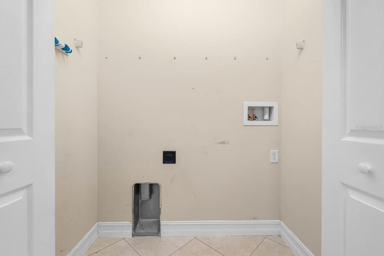 15820 AURORA LAKE CIR