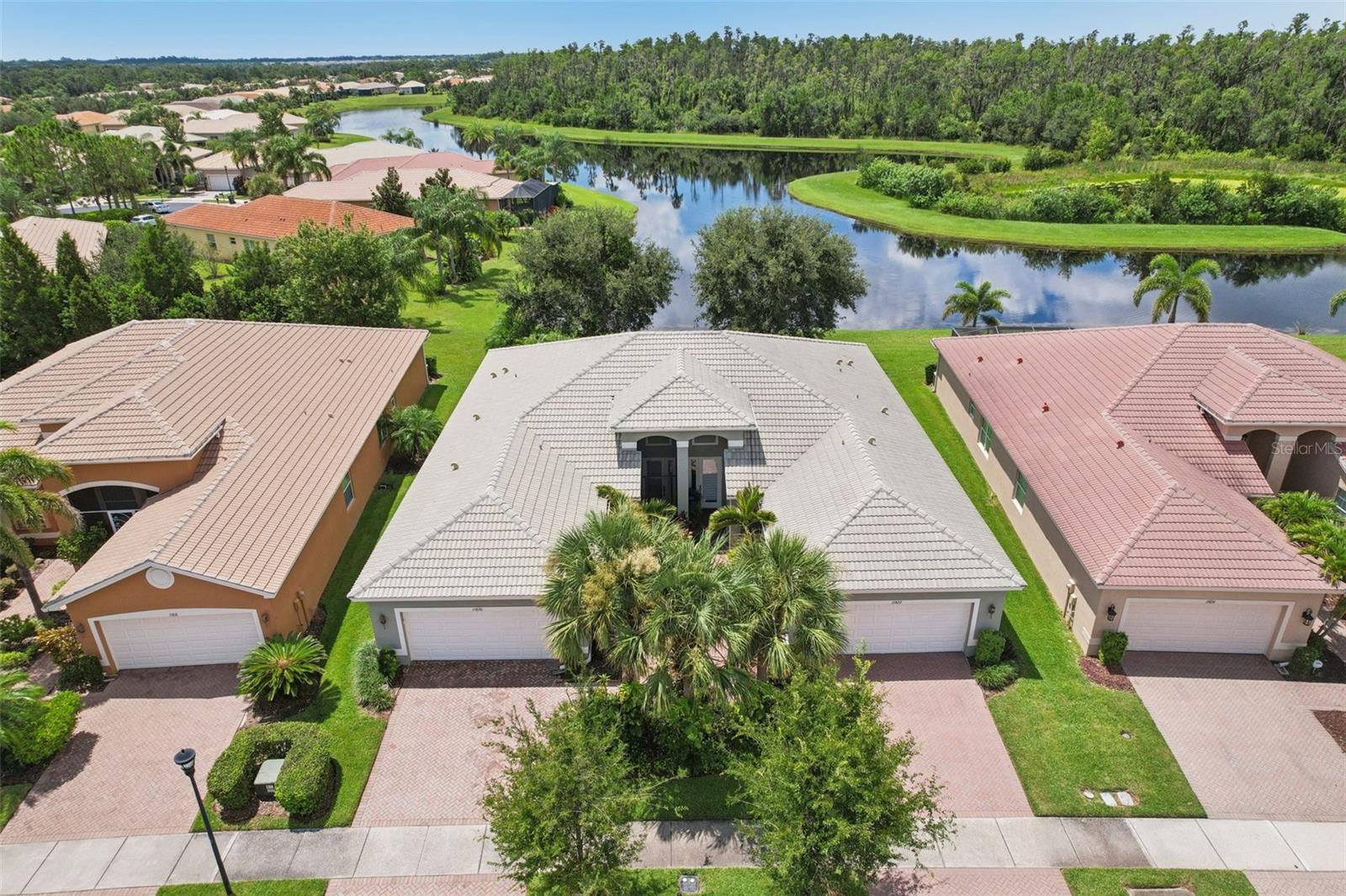 15820 AURORA LAKE CIR