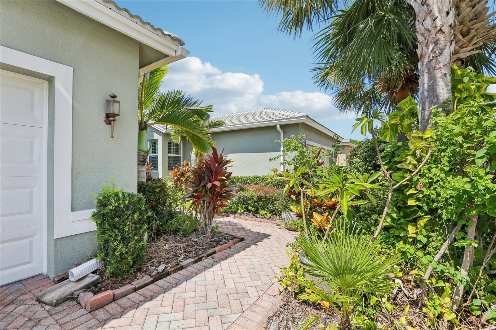 15820 AURORA LAKE CIR