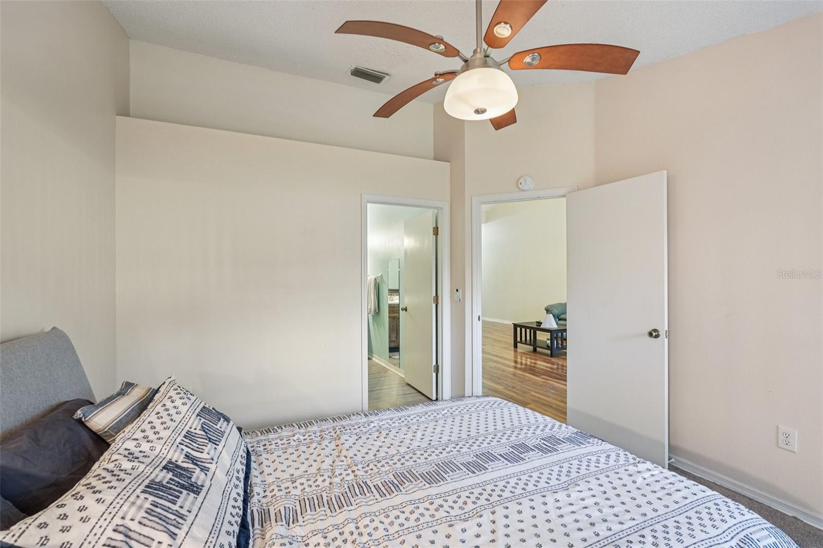 2411 NANTUCKET HARBOR LOOP