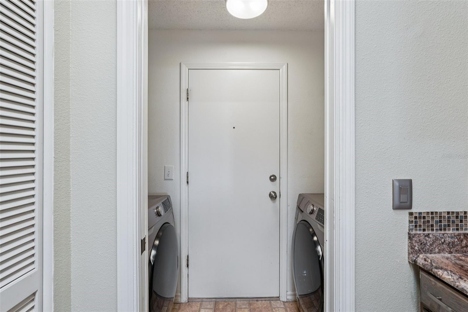 2411 NANTUCKET HARBOR LOOP