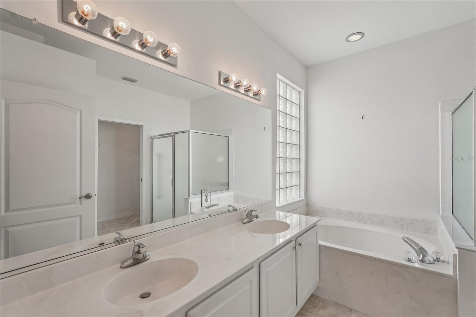 2114 WORTHINGTON GREENS DR