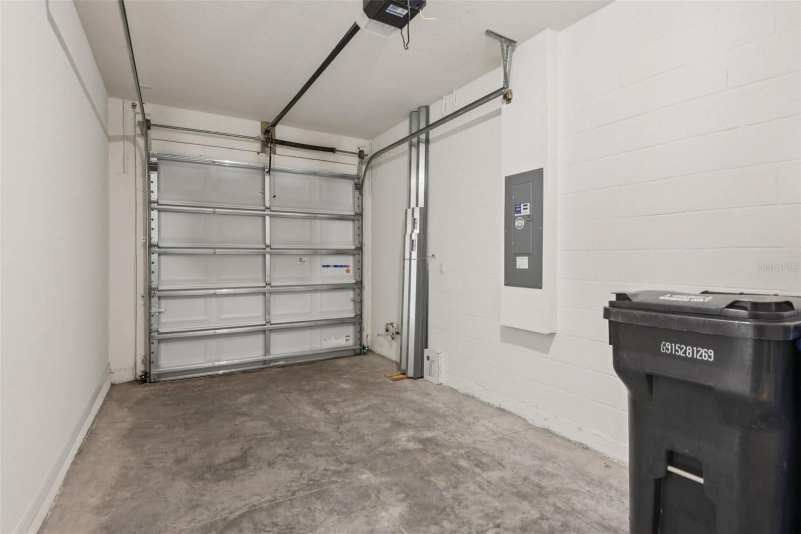 285 MANGROVE SHADE CIR