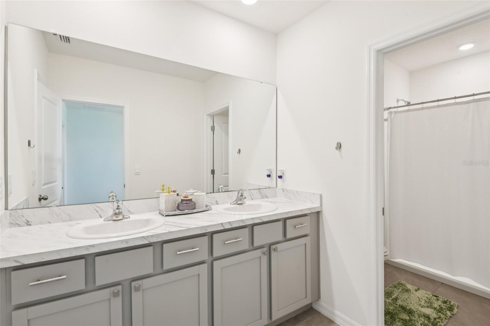 285 MANGROVE SHADE CIR