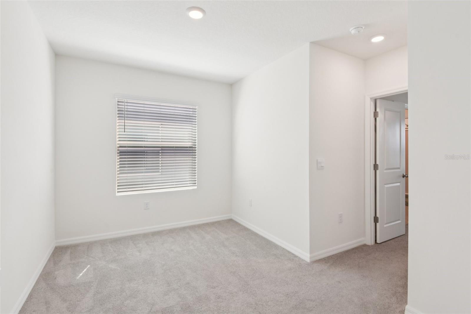 285 MANGROVE SHADE CIR