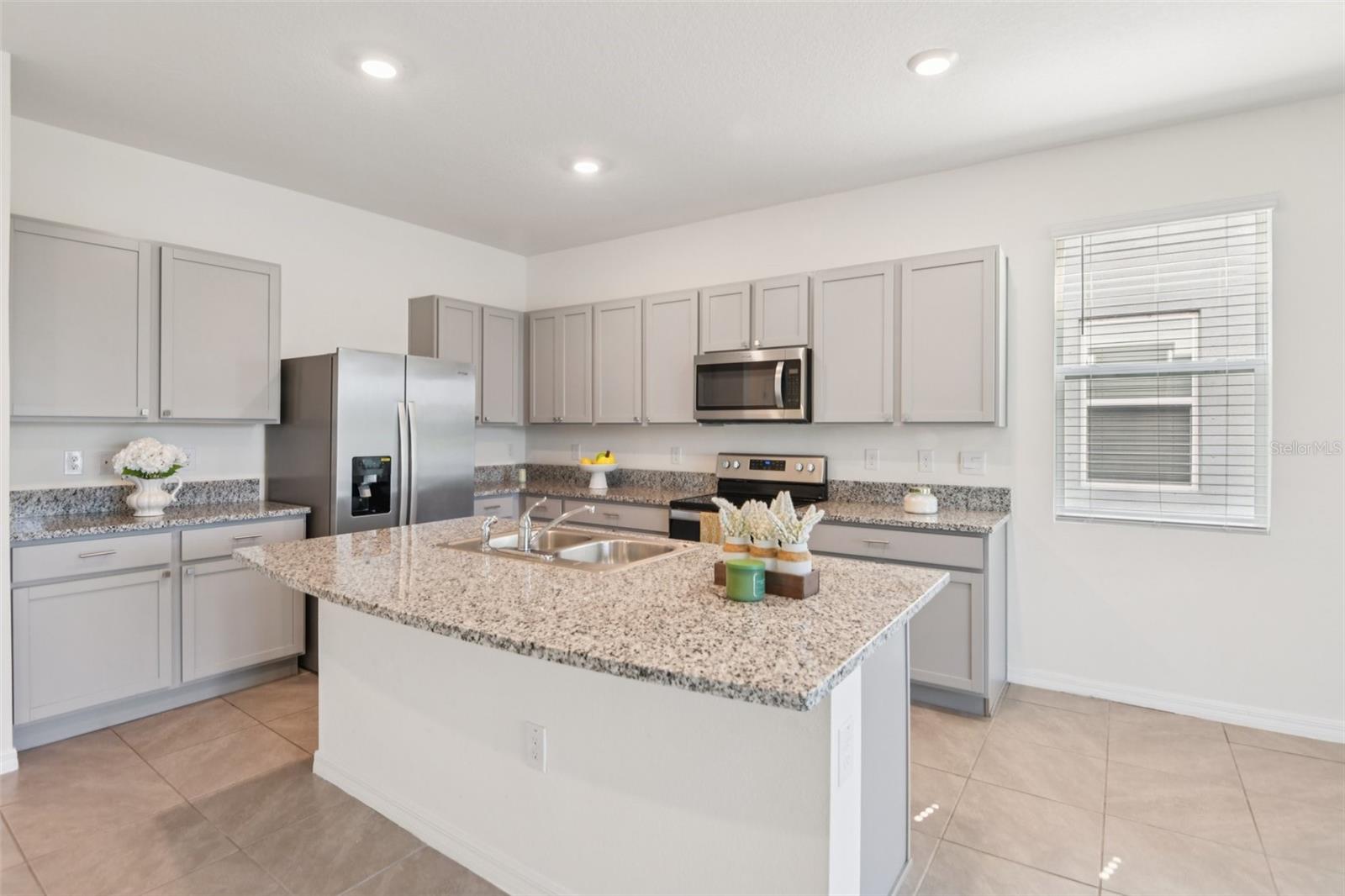 285 MANGROVE SHADE CIR