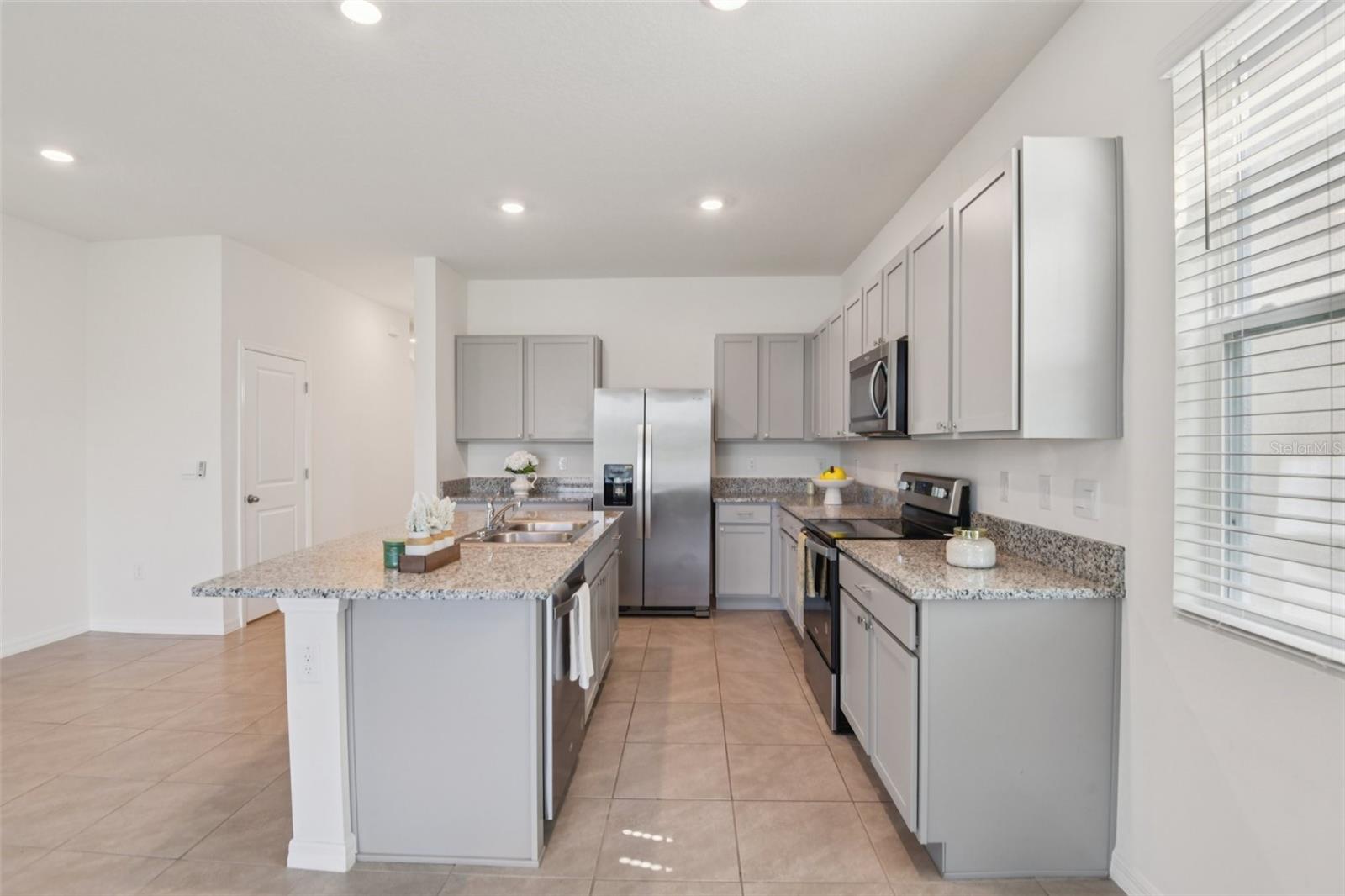 285 MANGROVE SHADE CIR