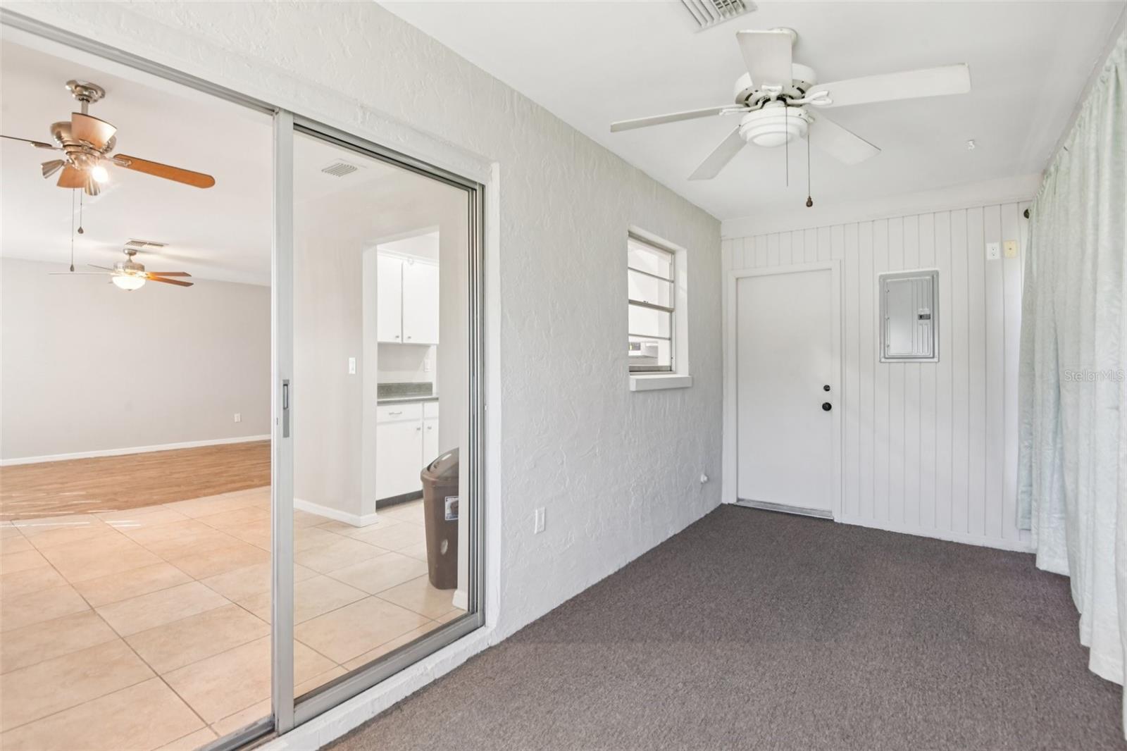 2304 GLENMORE CIR #327