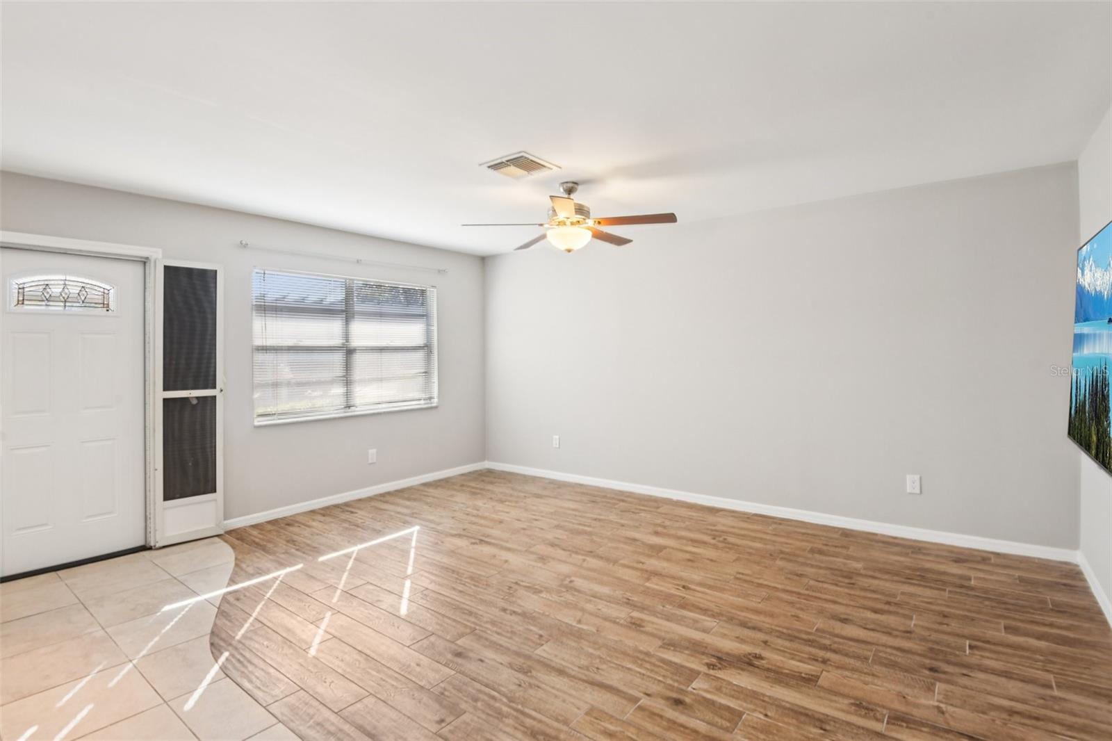 2304 GLENMORE CIR #327