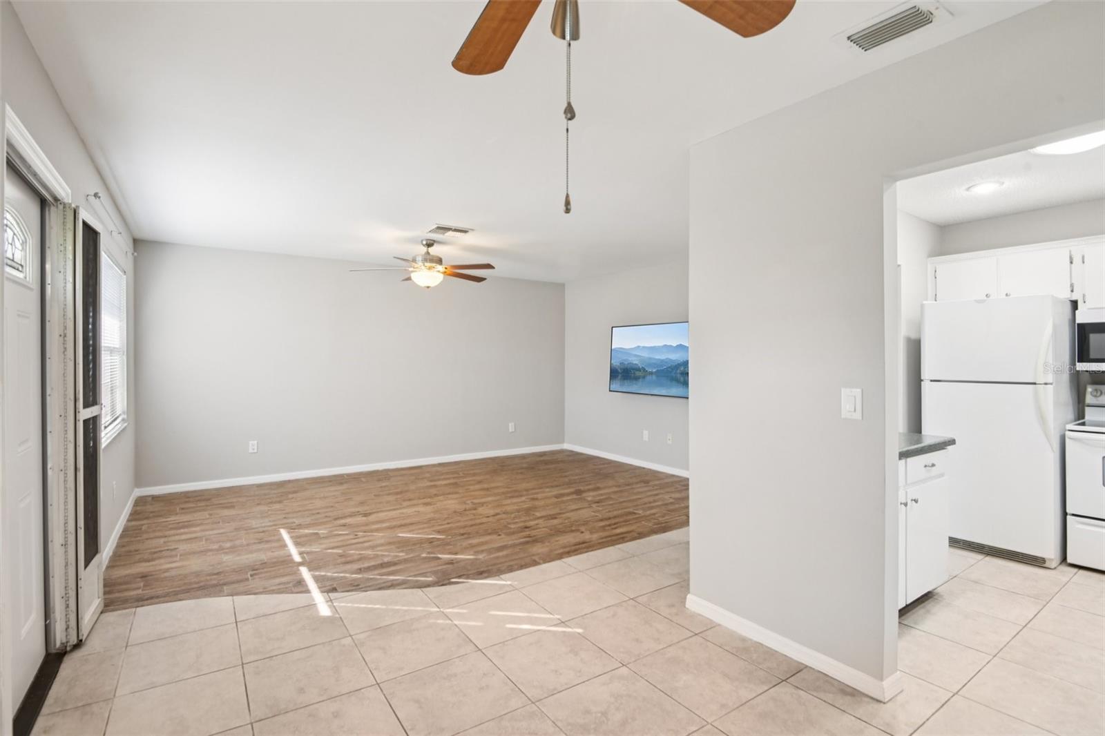 2304 GLENMORE CIR #327