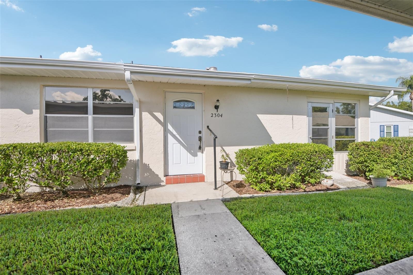 2304 GLENMORE CIR #327