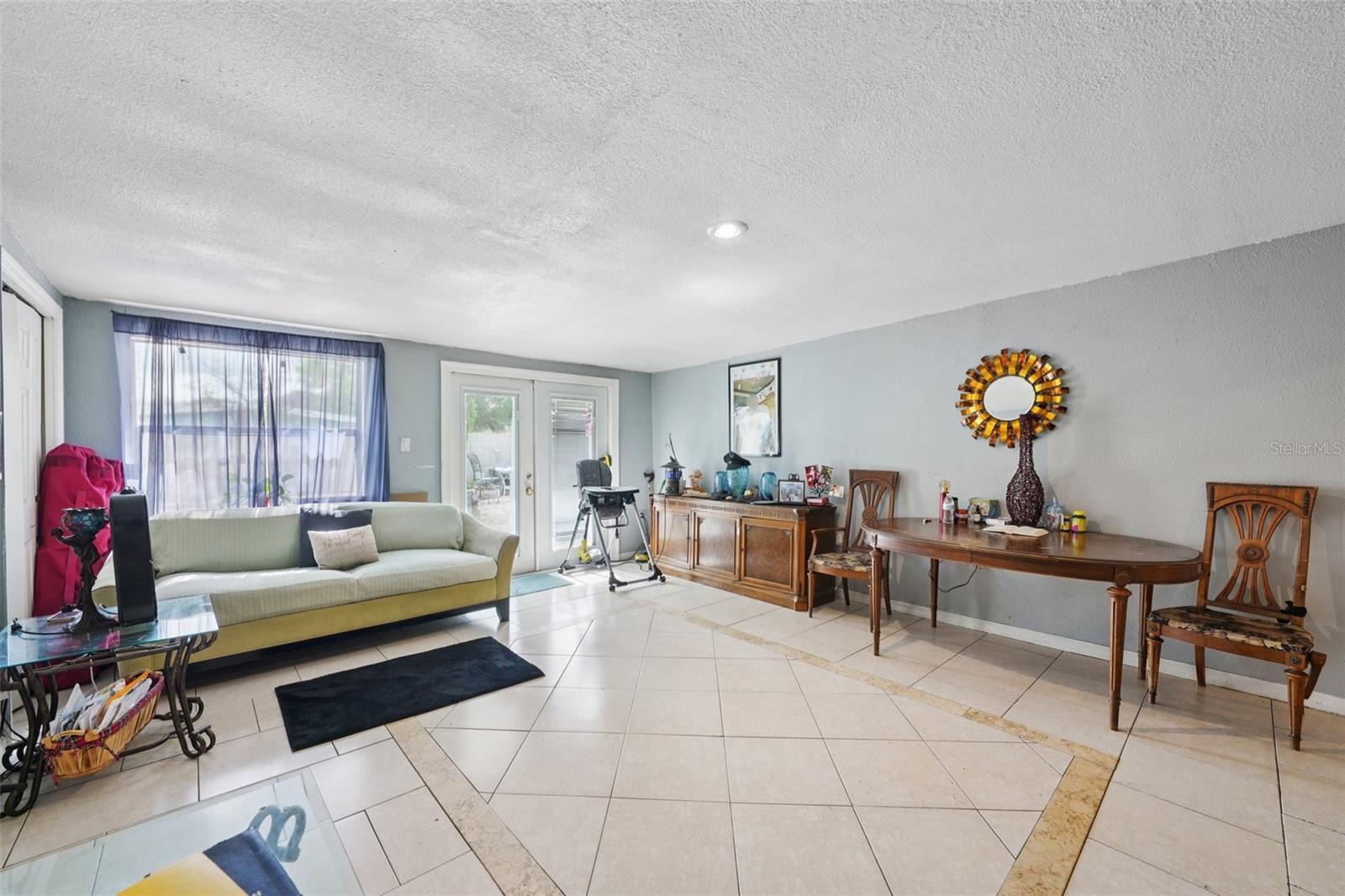 4515 N SAINT VINCENT ST