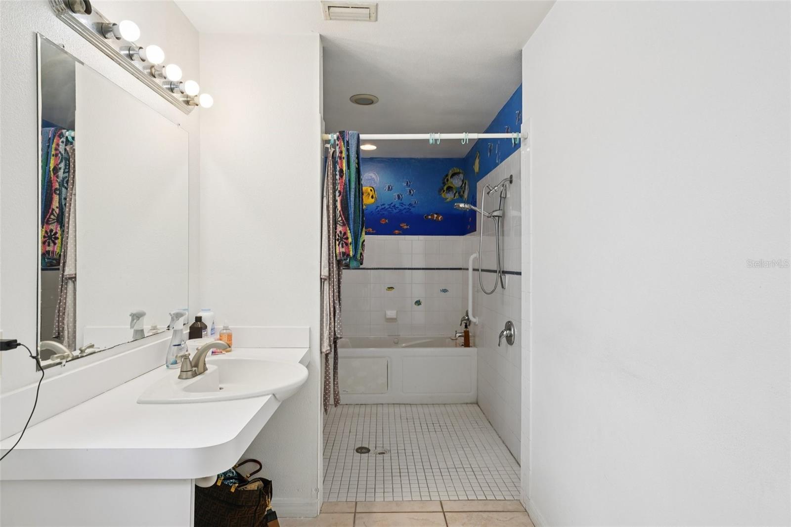 4515 N SAINT VINCENT ST