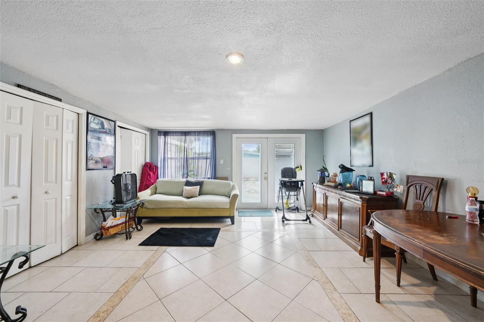 4515 N SAINT VINCENT ST