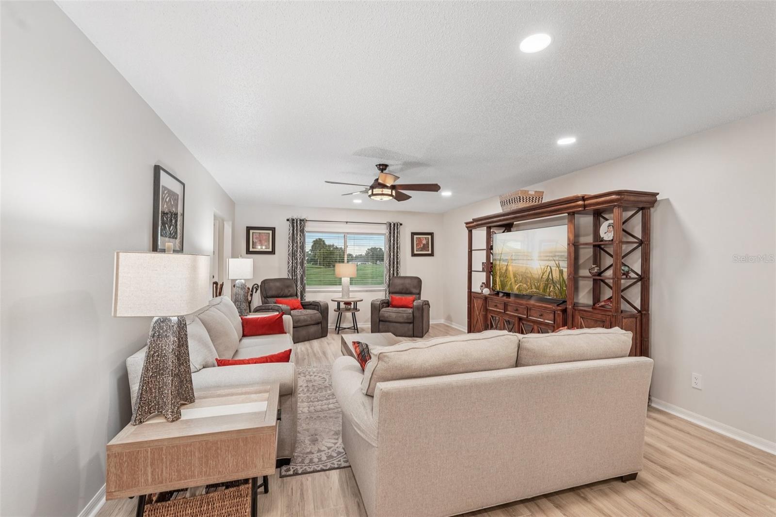 2315 LANCASTER DR