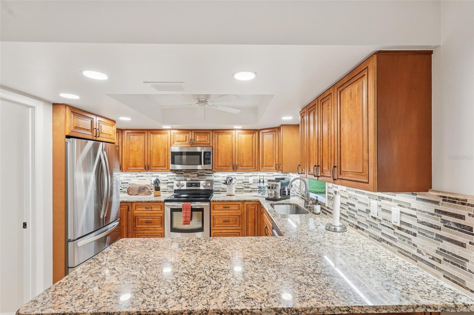 2315 LANCASTER DR