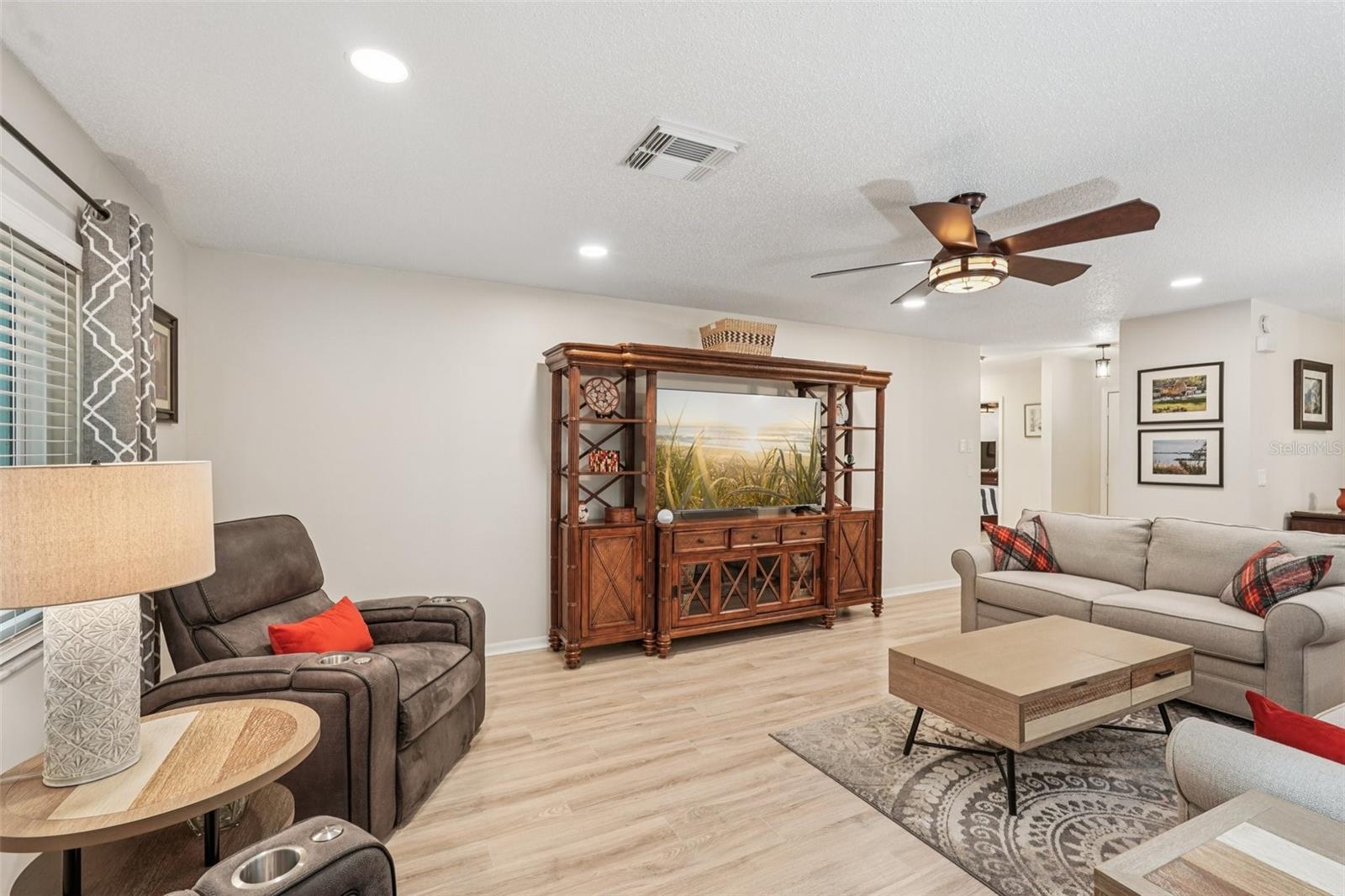 2315 LANCASTER DR