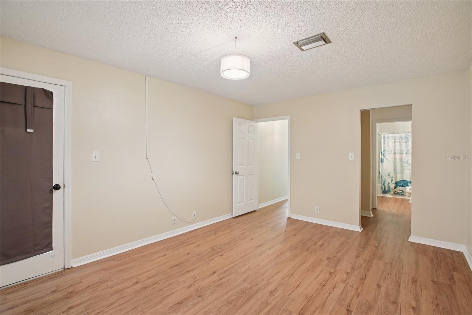 7300 SUNSHINE SKYWAY LN S #202