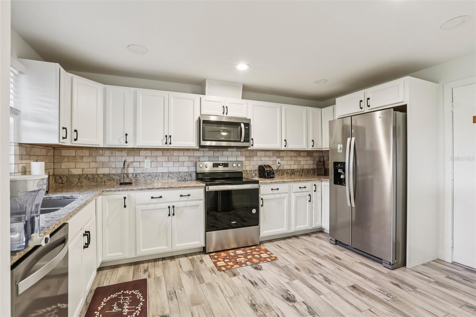 2603 LANCASTER DR