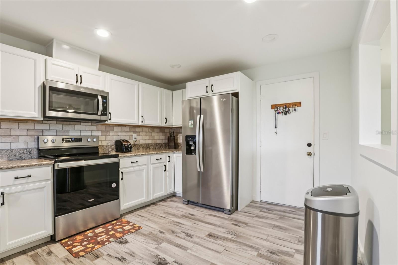 2603 LANCASTER DR