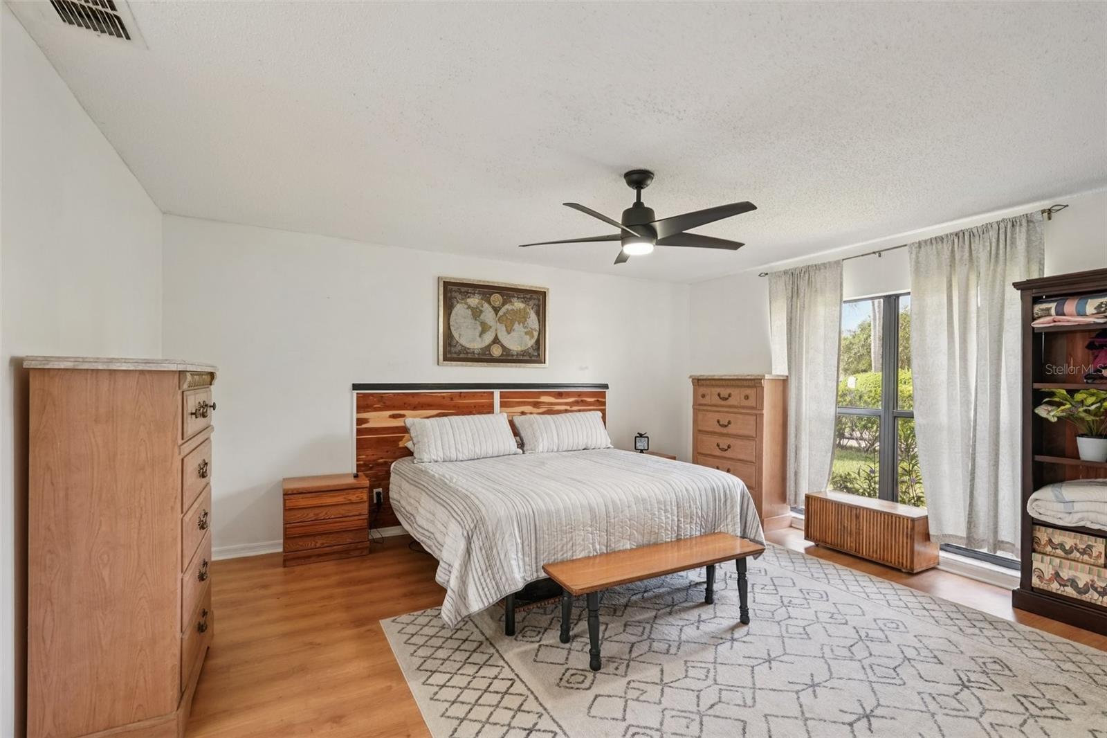 1604 LELAND DR