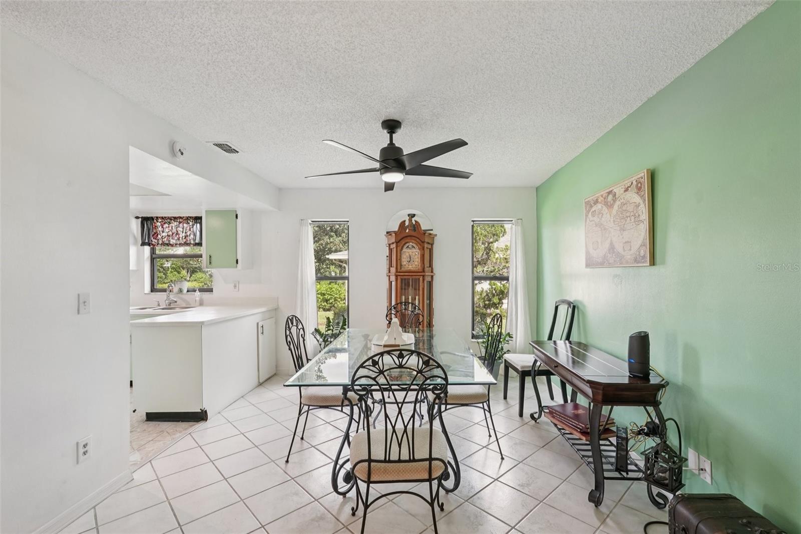 1604 LELAND DR