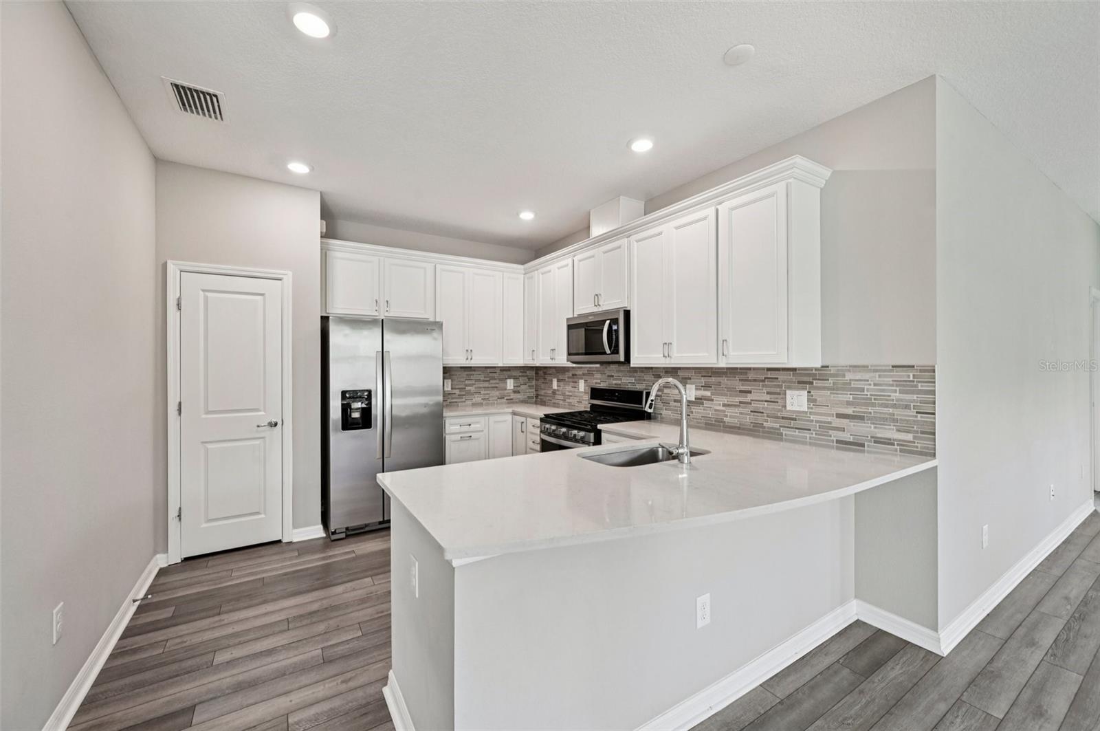 6372 MOORING LINE CIR