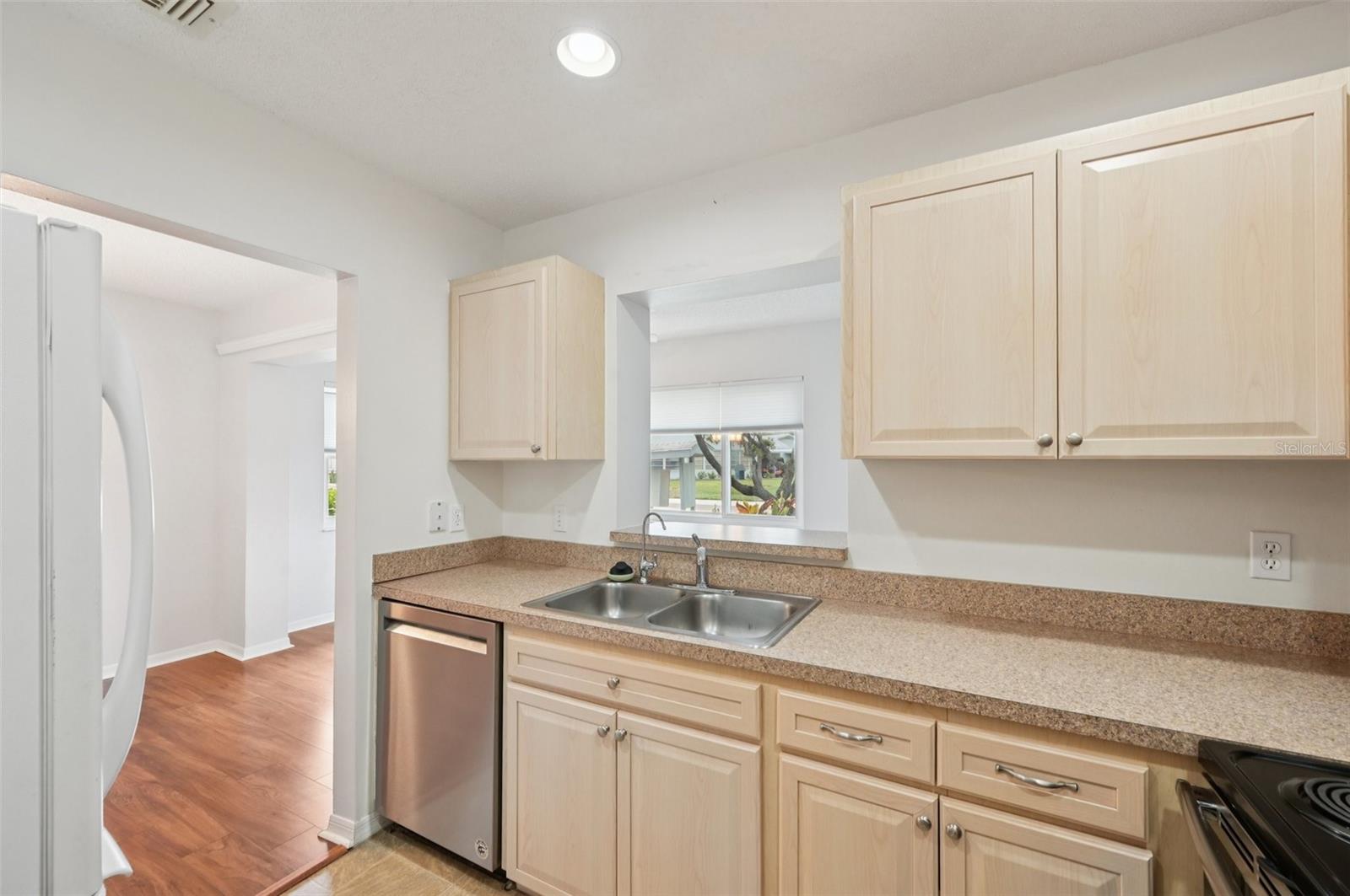 214 GLOUCESTER BLVD