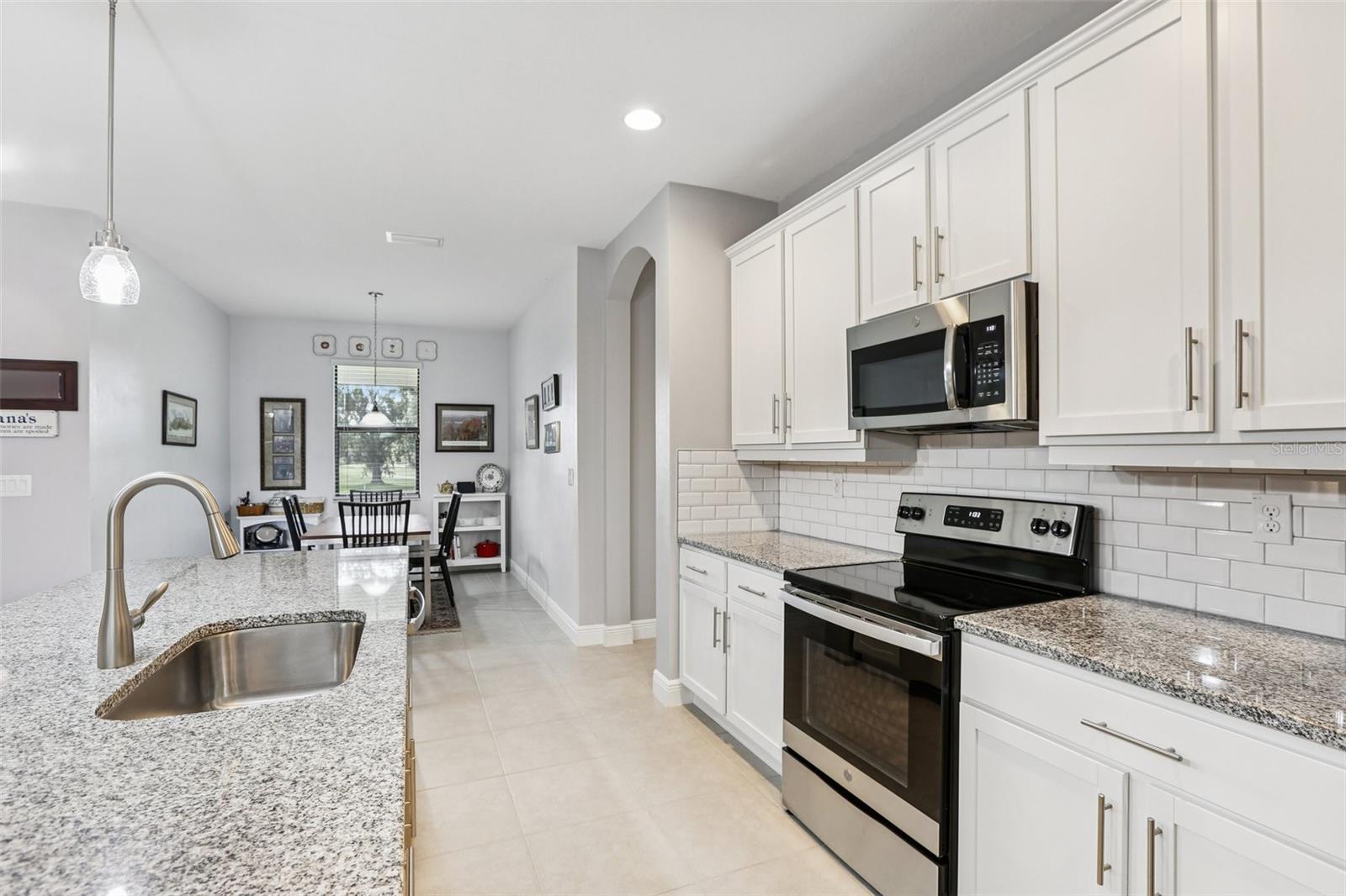 3915 SALIDA DELSOL DR