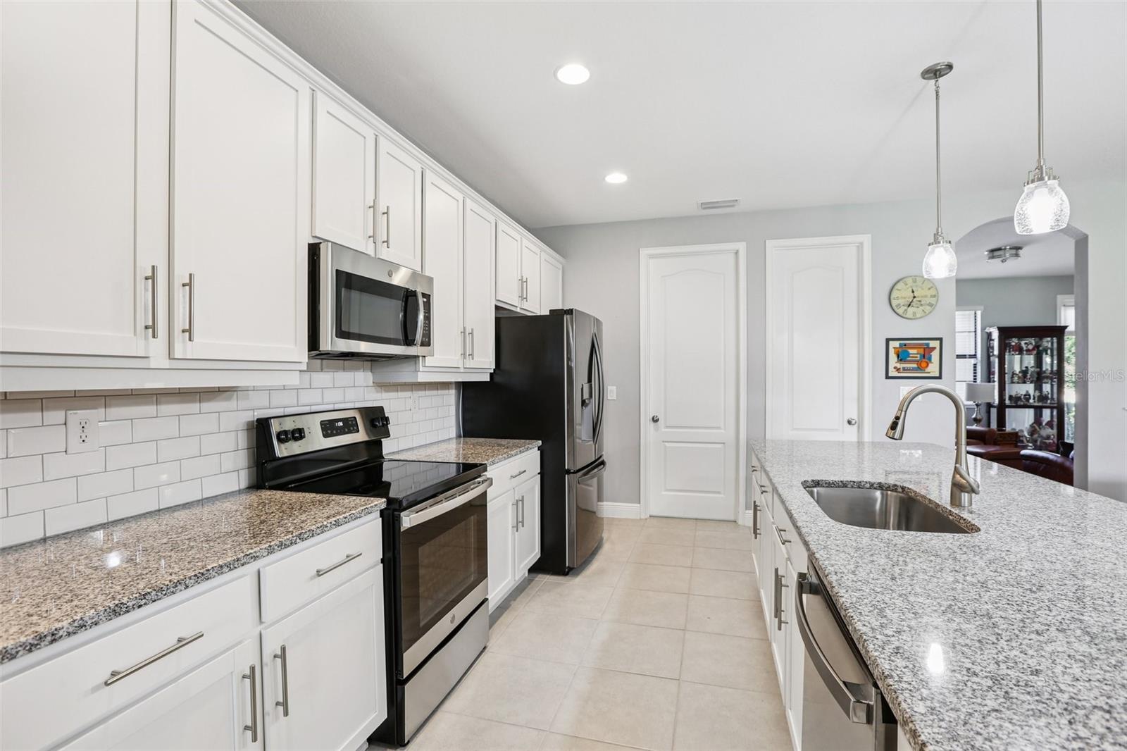 3915 SALIDA DELSOL DR