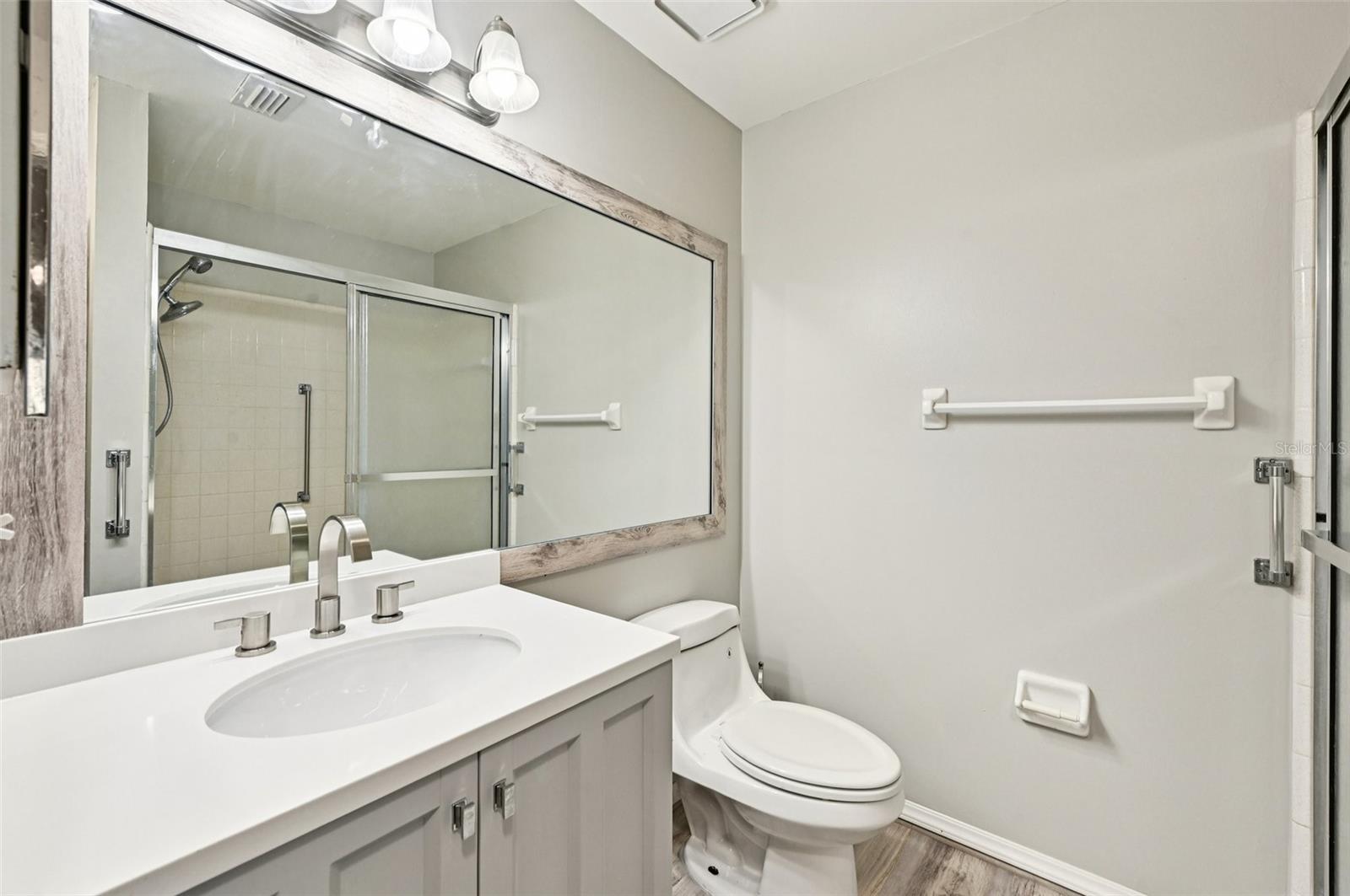 2421 LANCASTER DR