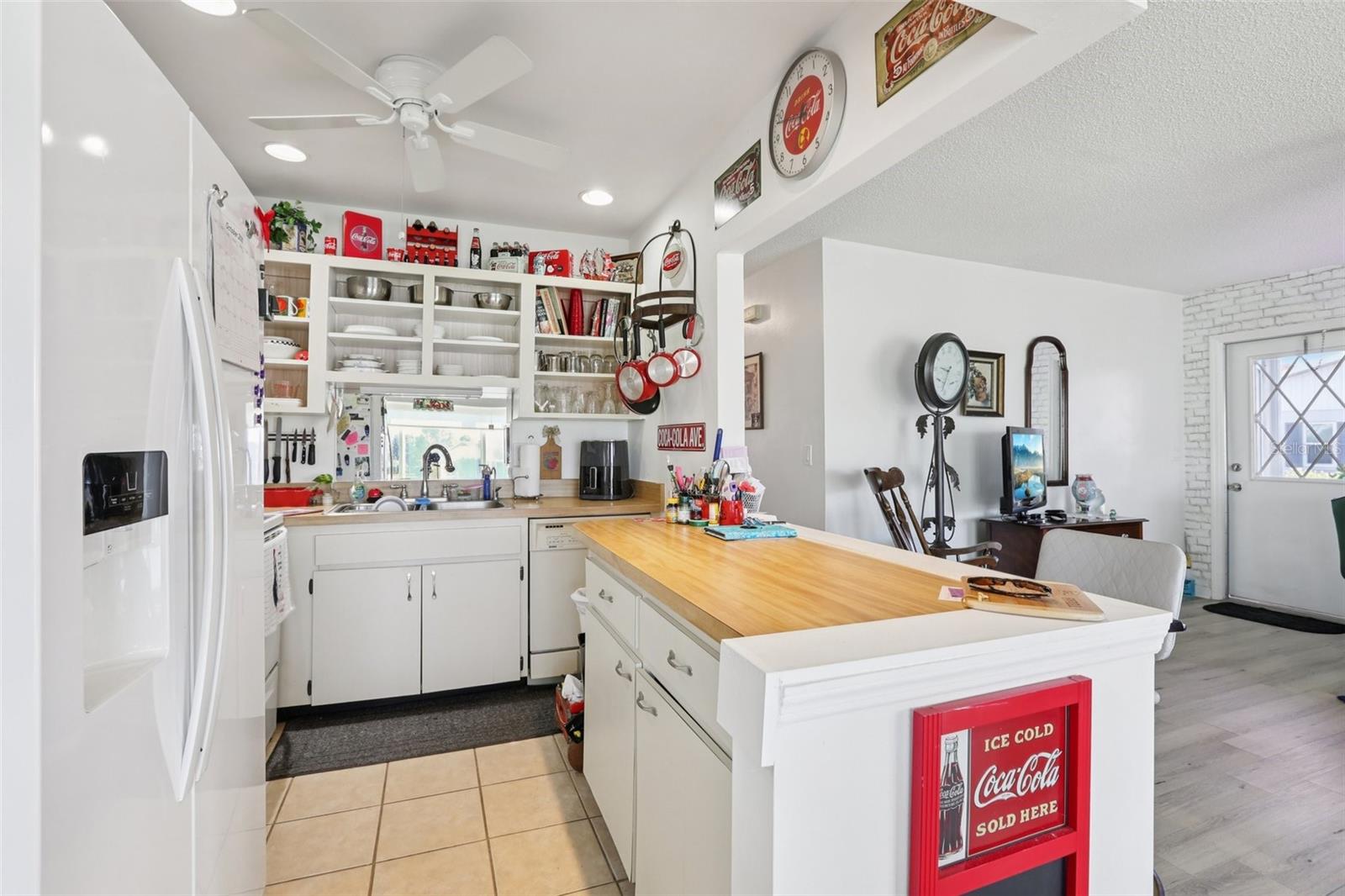 2339 GLENMORE CIR