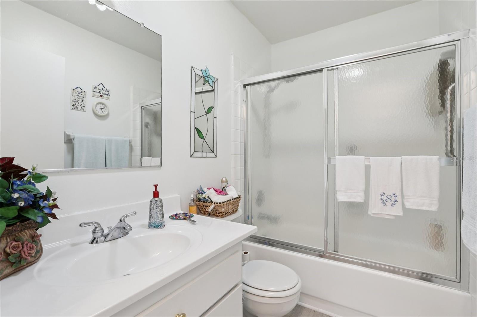 2339 GLENMORE CIR