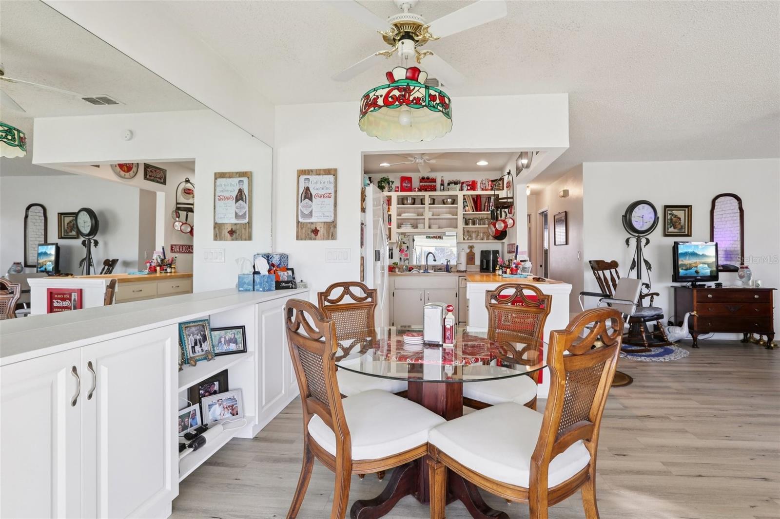 2339 GLENMORE CIR