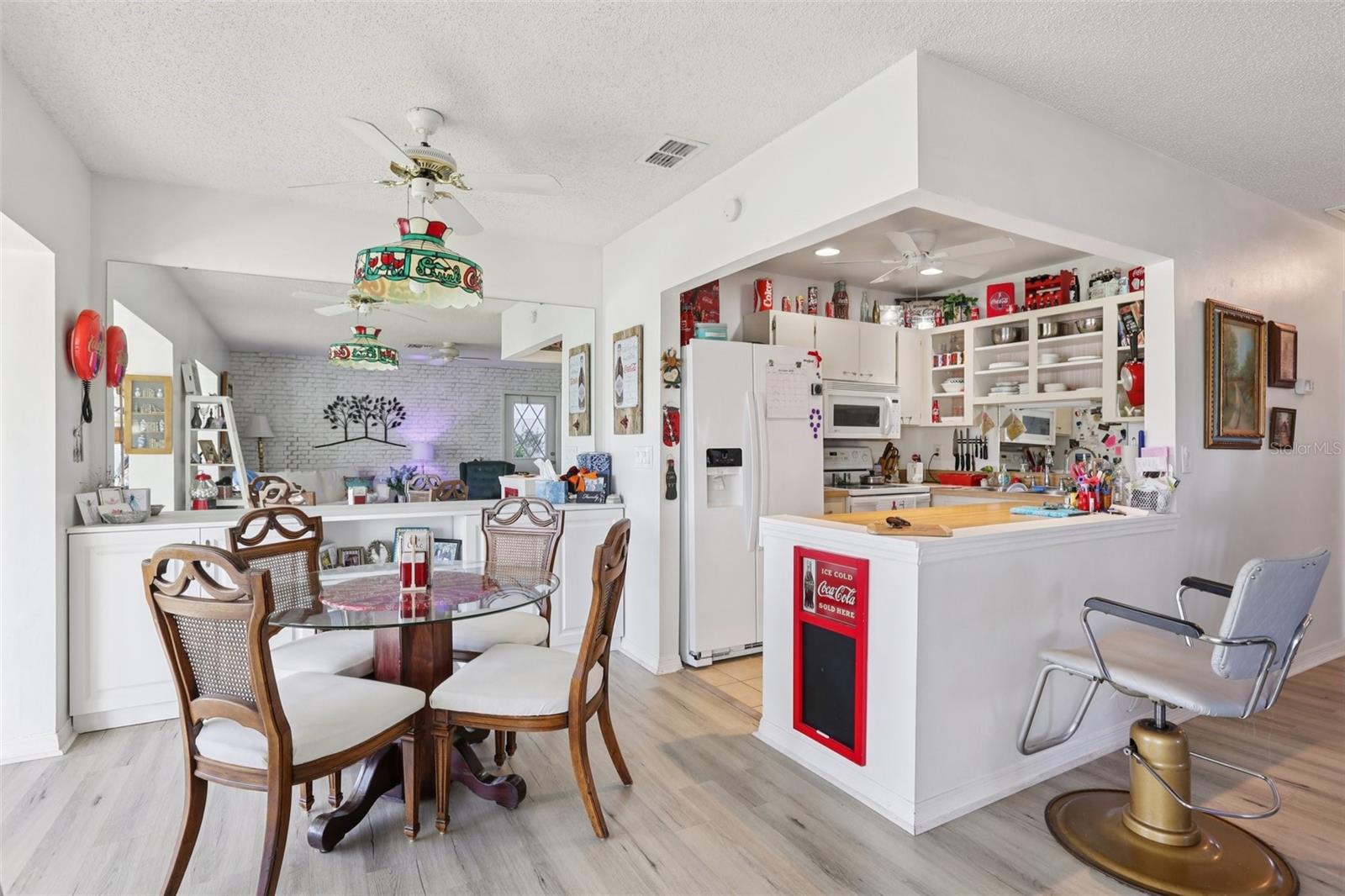 2339 GLENMORE CIR