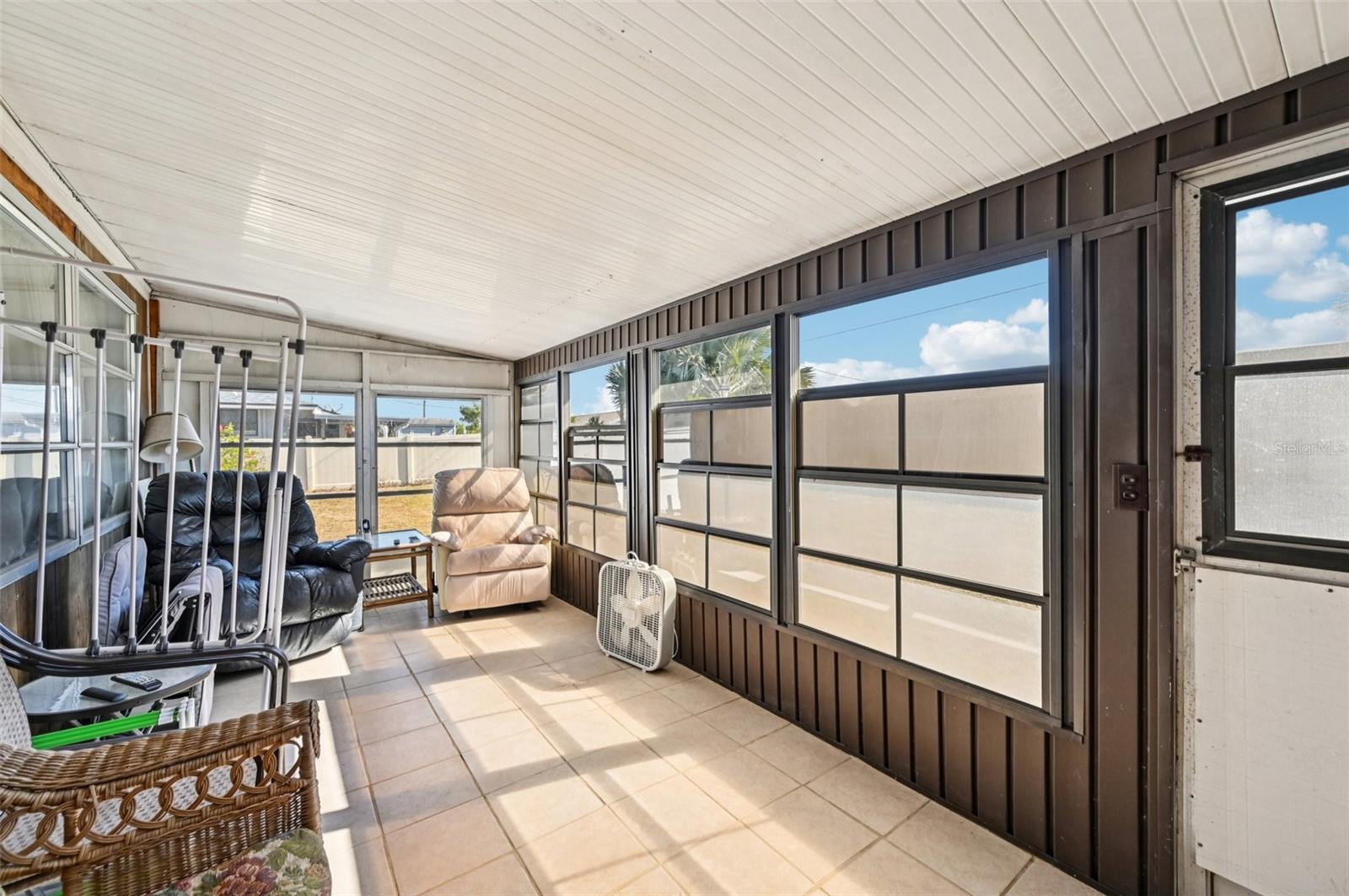 722 TAM O SHANTER AVE