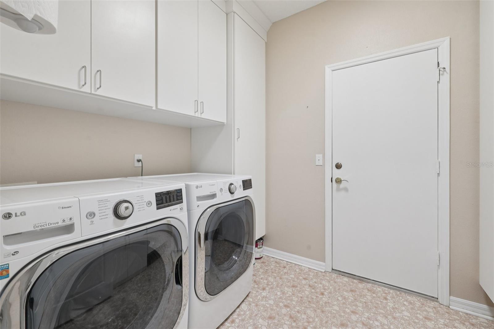 615 TREMONT GREENS LN