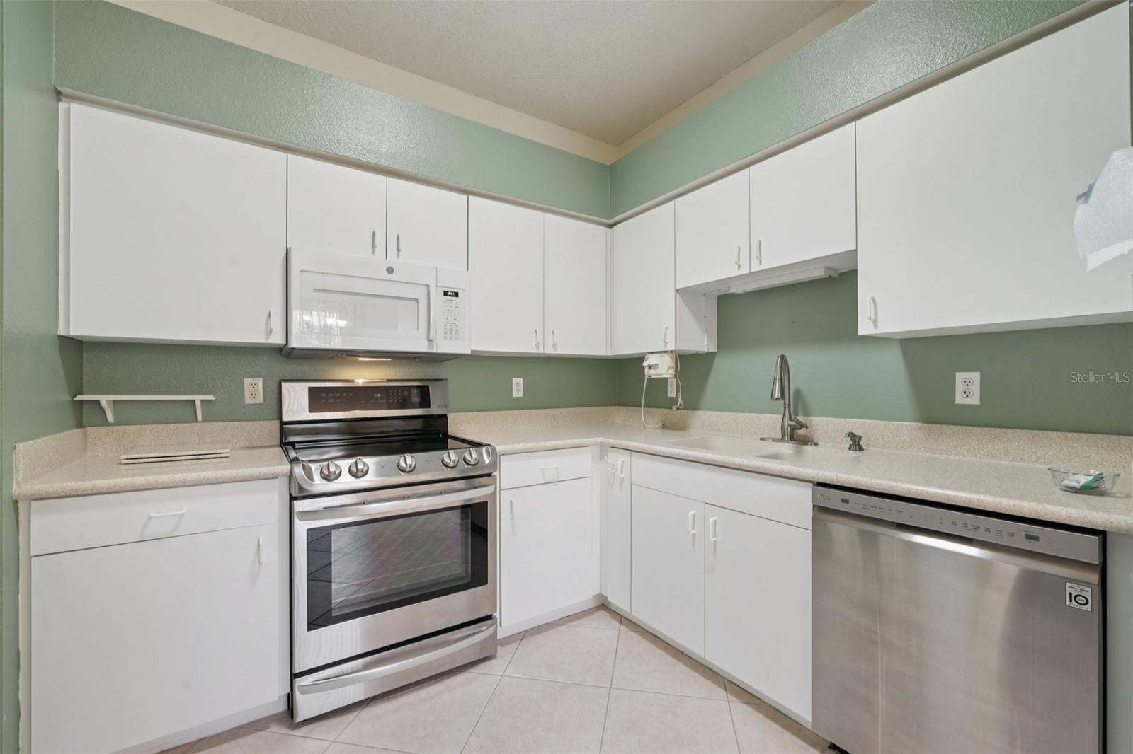 615 TREMONT GREENS LN