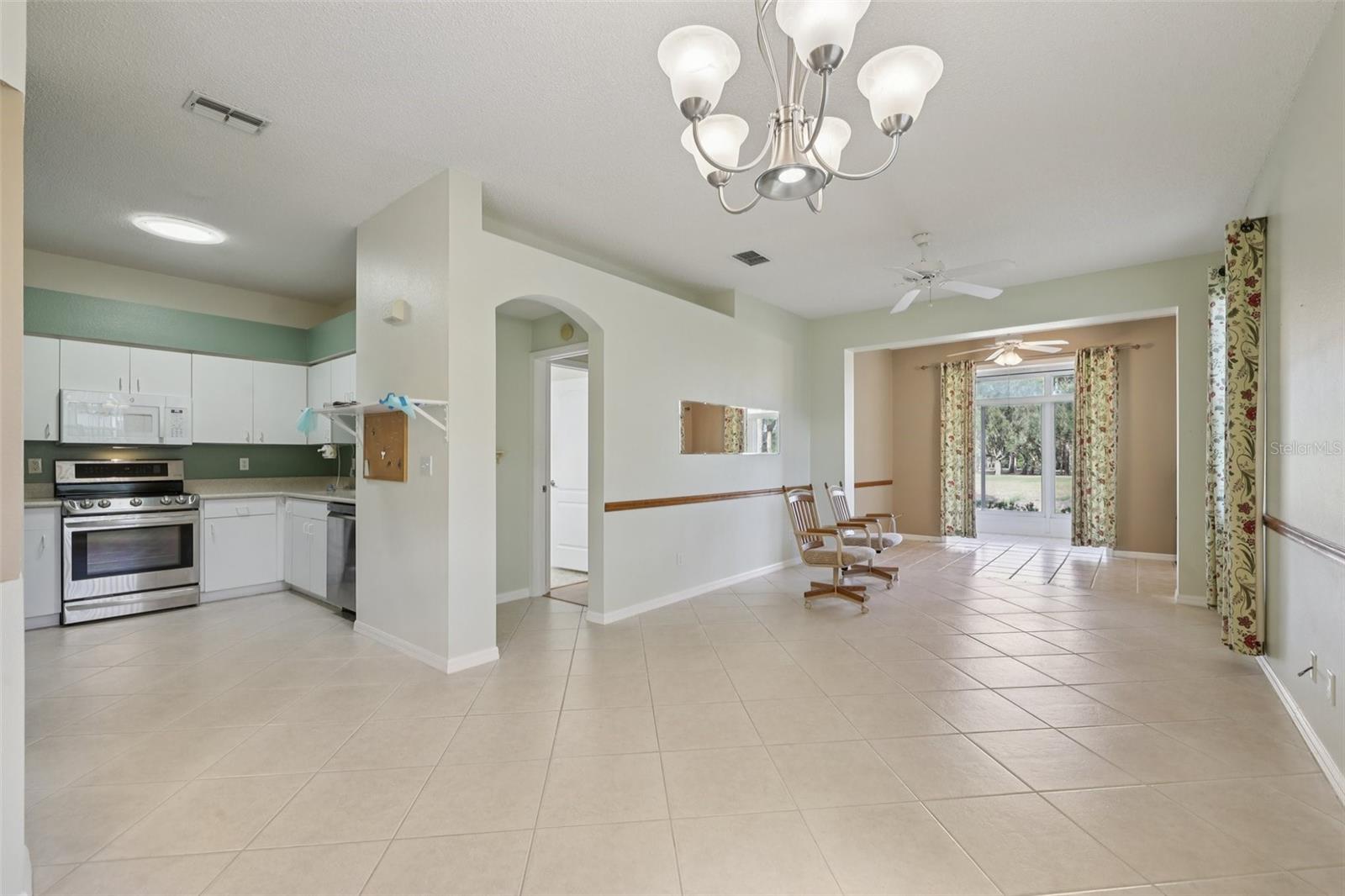 615 TREMONT GREENS LN